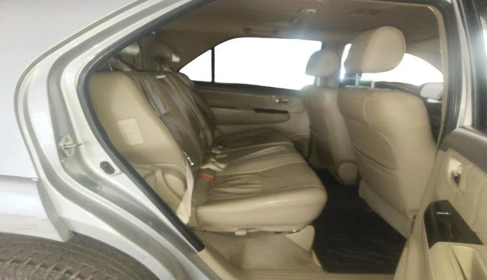 2013 Toyota Fortuner 3.0 4X2 AT, Diesel, Automatic, 1,77,221 km, interior