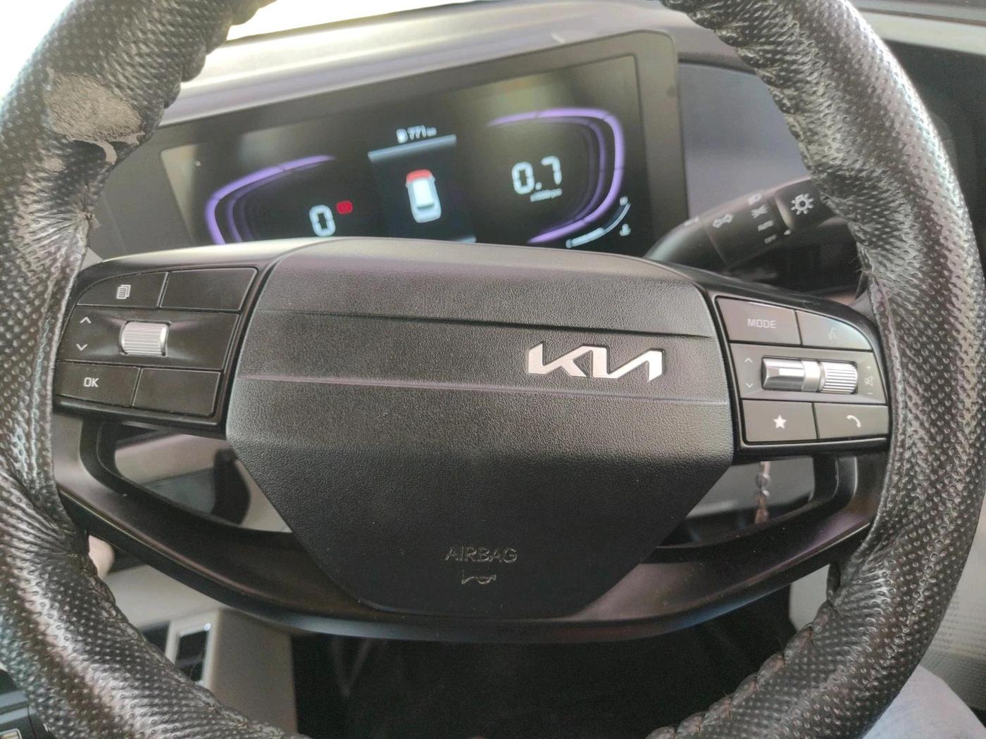 2025 KIA Carens Clavis HTE 1.5 Diesel MT, Diesel, Manual, 39,680 km, interior