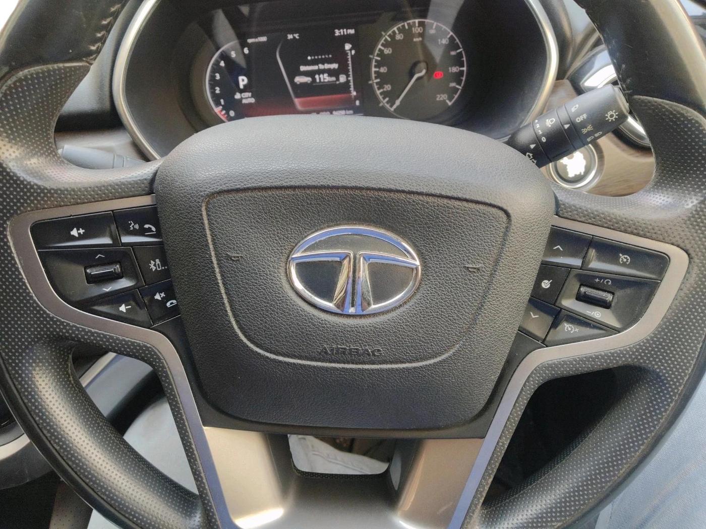 2020 Tata Harrier XZA PLUS 2.0L, Diesel, Automatic, 94,250 km, interior