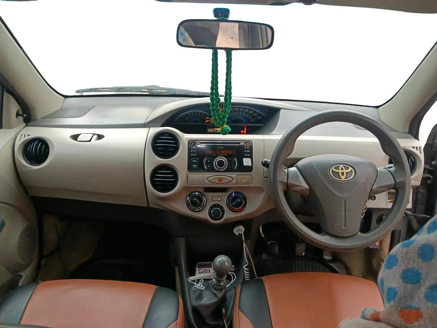 2015 Toyota Etios GD, Diesel, Manual, 2,52,825 km, interior