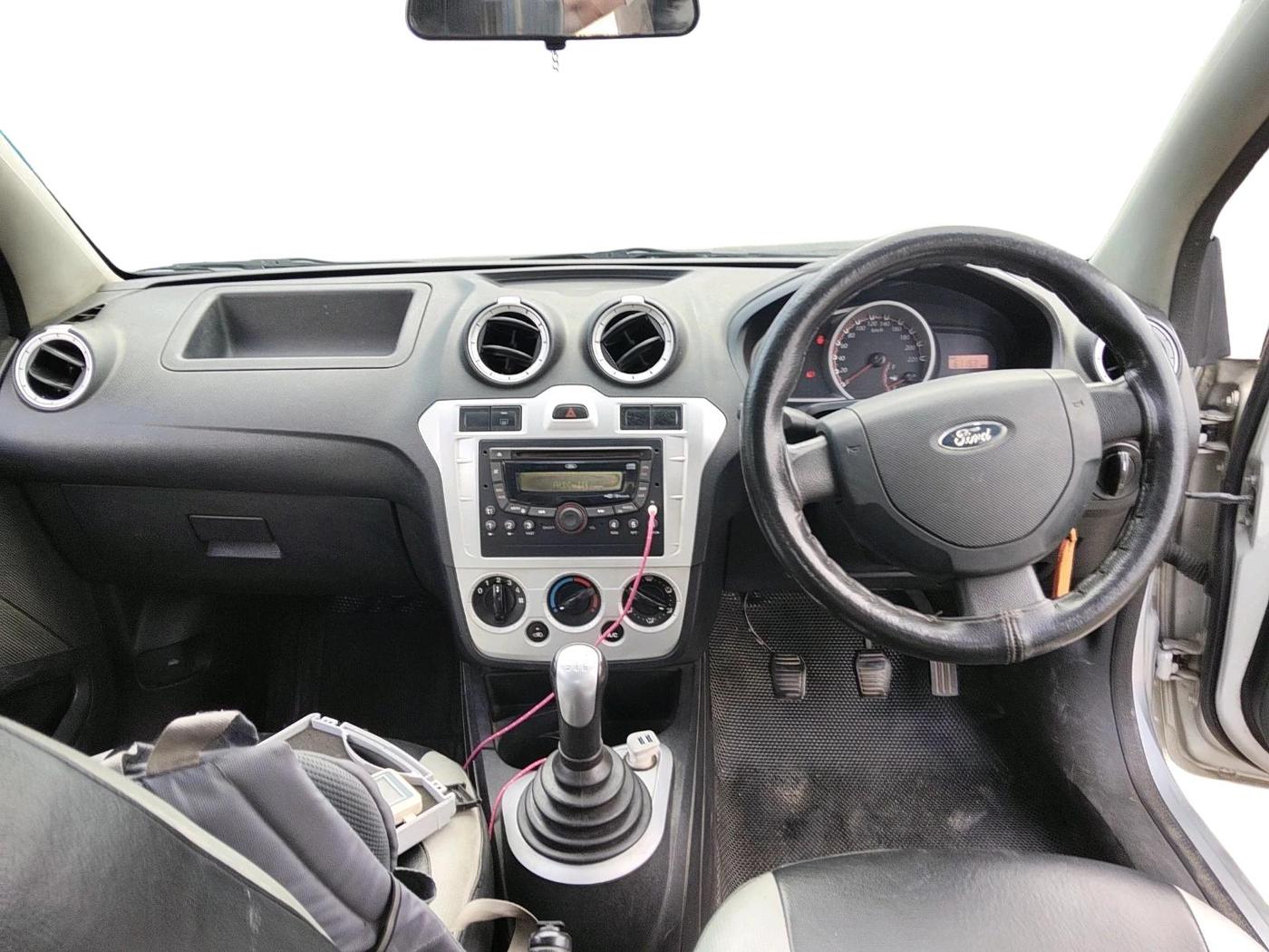 2011 Ford Figo ZXI 1.2 PETROL, Petrol, Manual, 61,163 km, interior