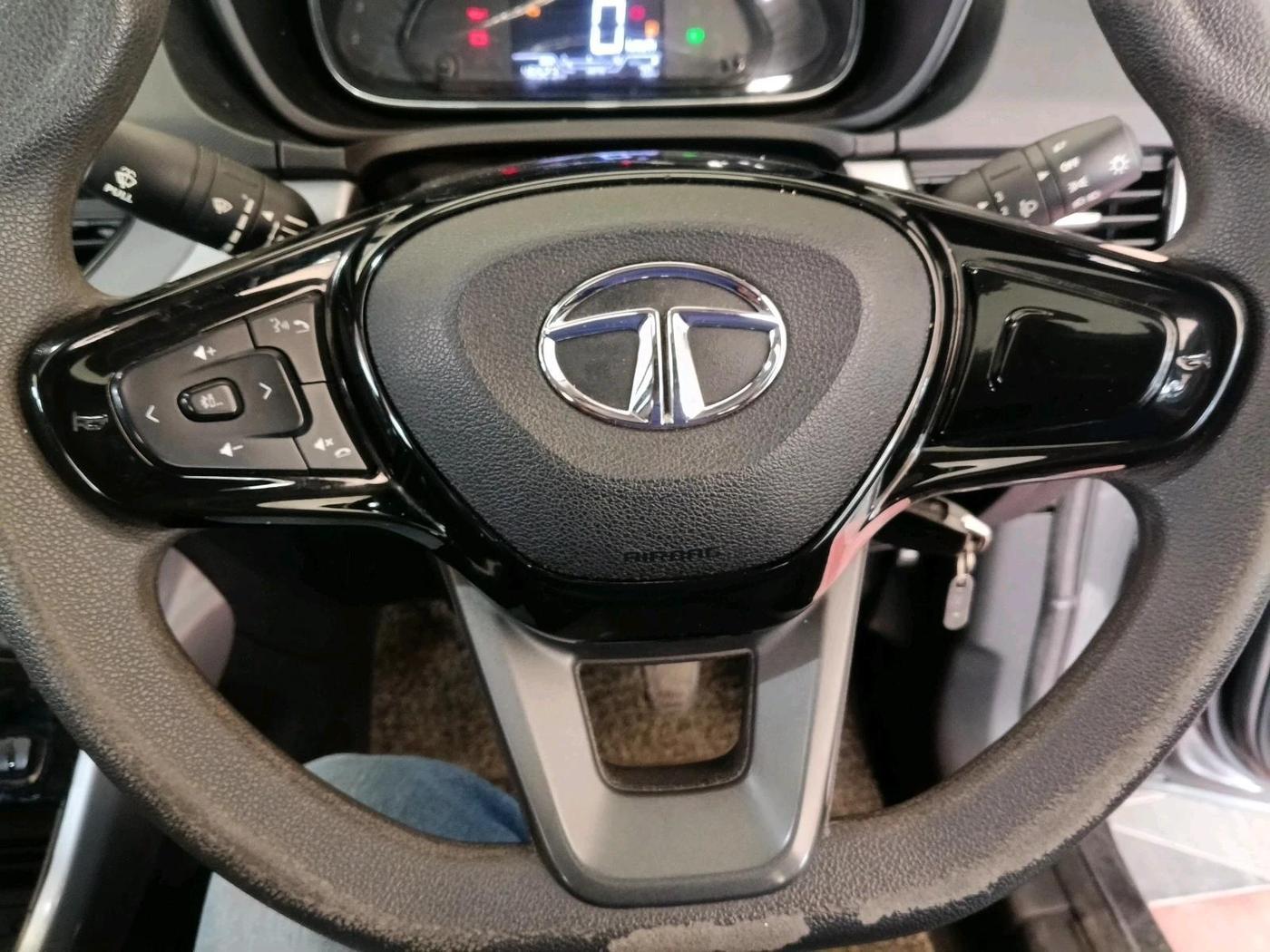 2023 Tata NEXON XM SUNROOF PETROL, Petrol, Manual, 46,523 km, interior