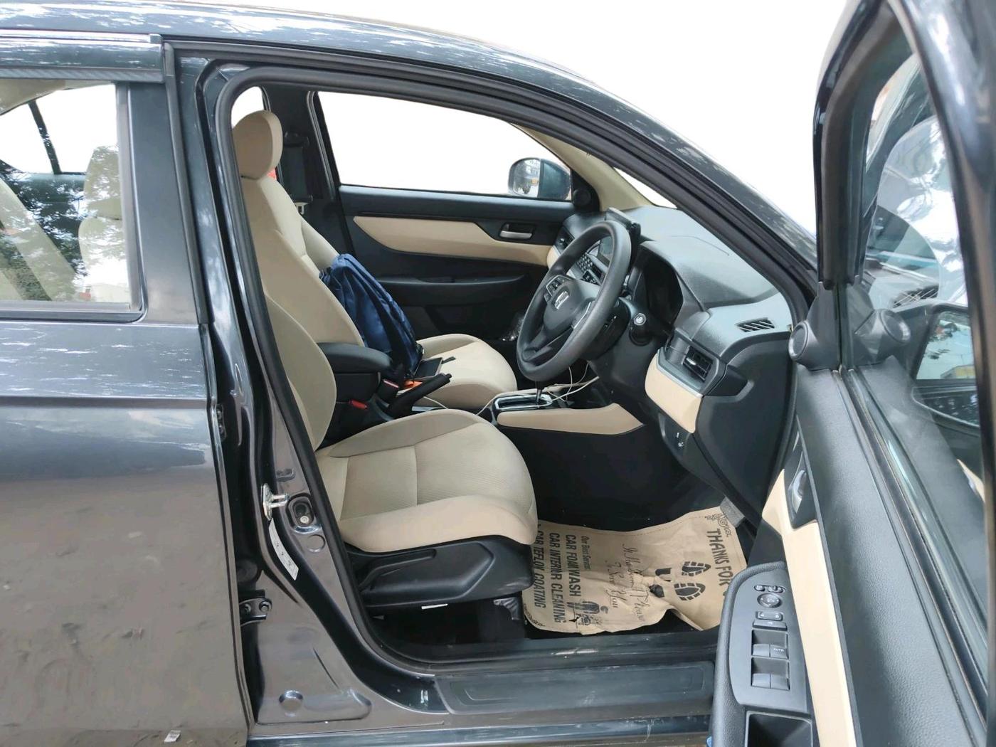 2025 Honda Amaze 1.2L I-VTEC VX CVT, Petrol, Automatic, 9,069 km, interior