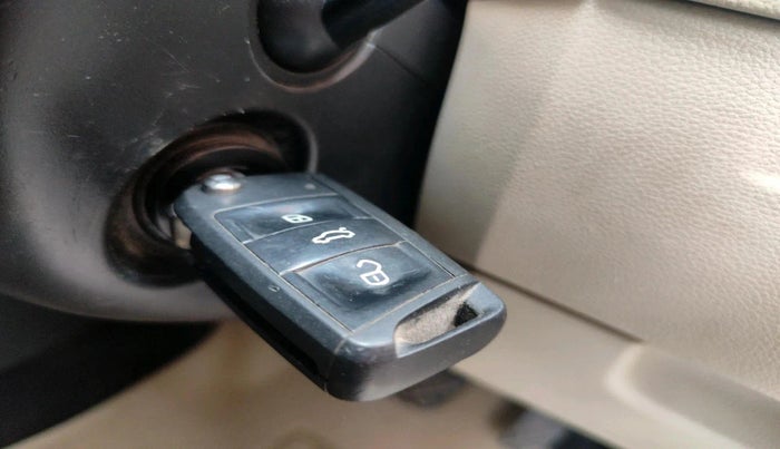 2014 Skoda Octavia ELEGANCE 2.0 TDI AT, Diesel, Automatic, 1,42,517 km, interior