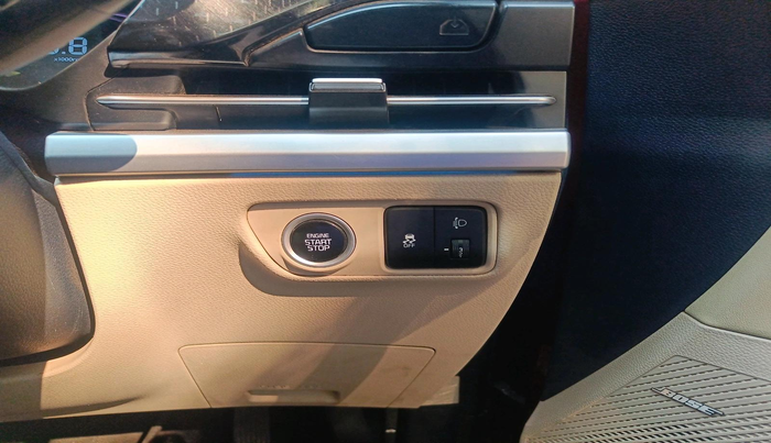 2022 KIA CARENS LUXURY PLUS 1.5 DIESEL AT 7 STR, Diesel, Automatic, 2,02,647 km, interior