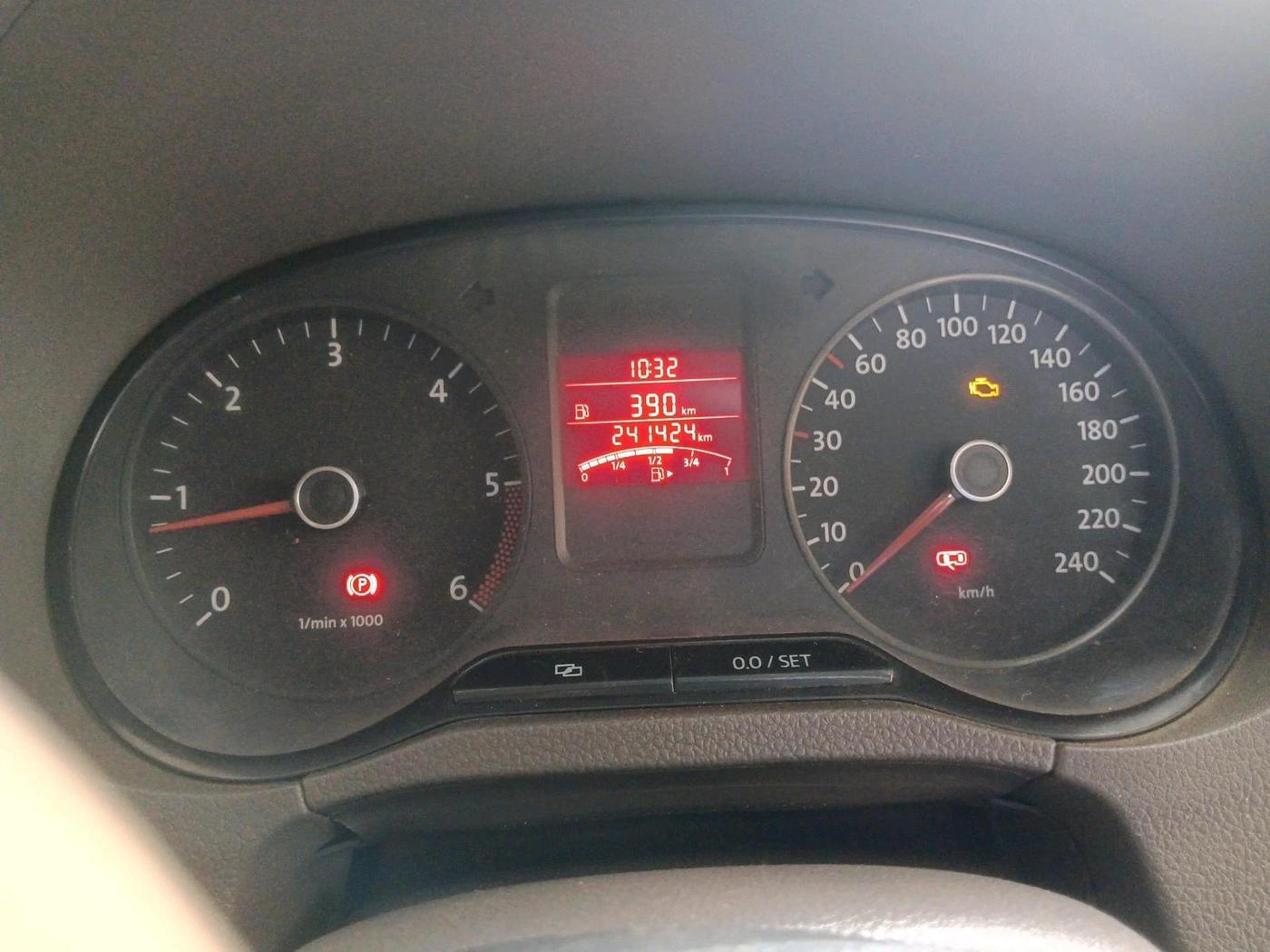 2012 Volkswagen Vento TRENDLINE DIESEL 1.6, Diesel, Manual, 2,41,424 km, interior