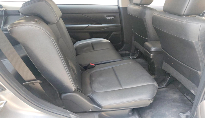 2018 Mitsubishi Outlander 2.4 AT, Petrol, Automatic, 7,716 km, interior