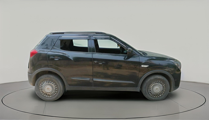 2023 Mahindra XUV300 W4 1.2 PETROL, Petrol, Manual, 67,324 km, exterior