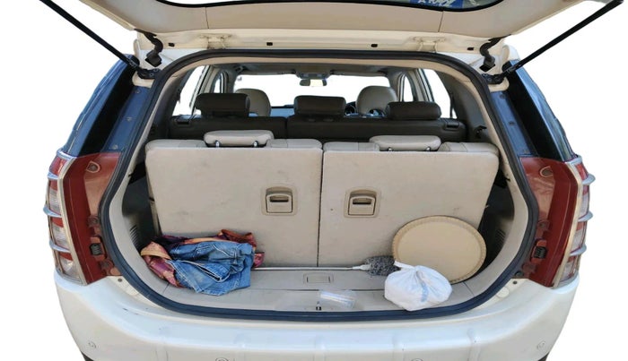 2016 Mahindra XUV500 W10 AT, Diesel, Automatic, 1,08,186 km, exterior