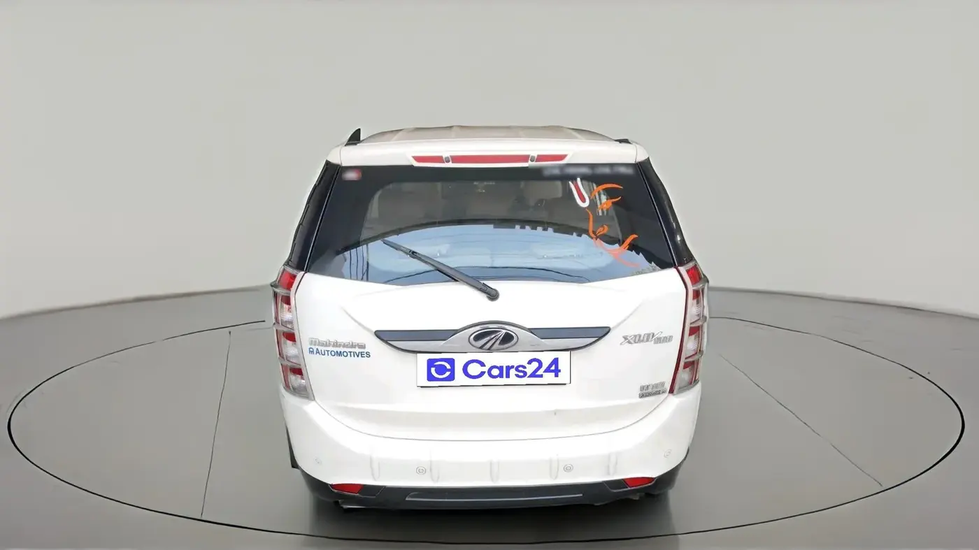 2016 Mahindra XUV500 W10 AT, Diesel, Automatic, 1,08,186 km, exterior