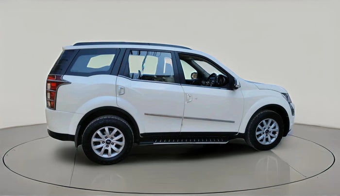 2016 Mahindra XUV500 W10 AT, Diesel, Automatic, 1,08,186 km, exterior