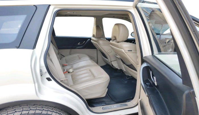 2016 Mahindra XUV500 W10 AT, Diesel, Automatic, 1,08,186 km, interior