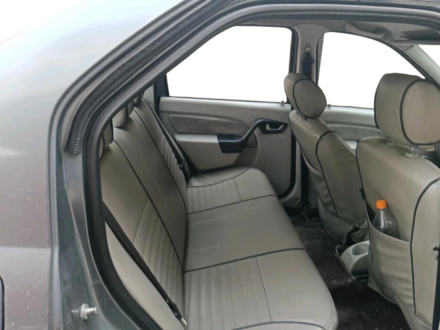 2014 Mahindra Verito 1.5 D4, Diesel, Manual, 81,222 km, interior