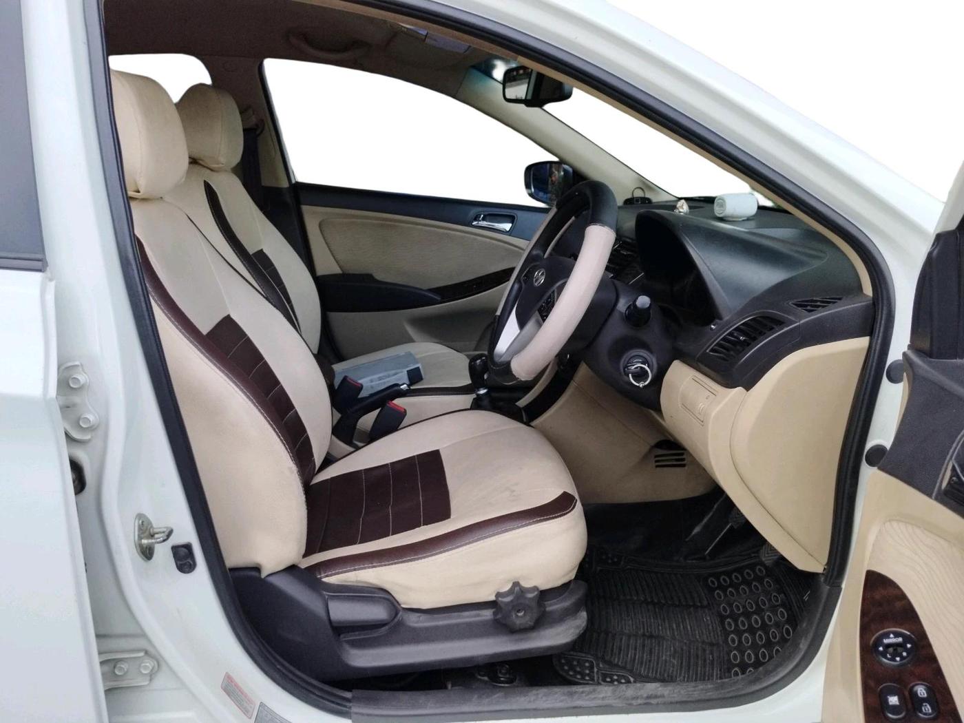 2012 Hyundai Verna FLUIDIC 1.6 CRDI EX, Diesel, Manual, 1,30,636 km, interior