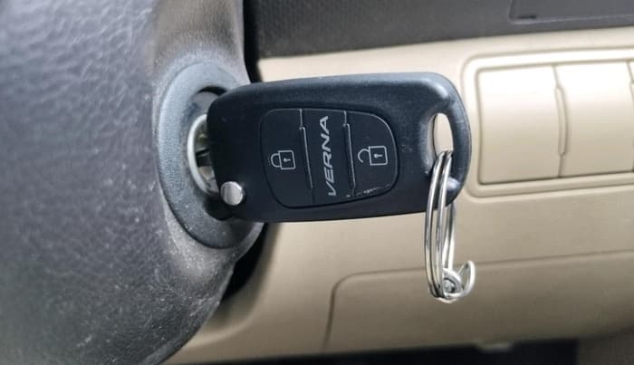 2012 Hyundai Verna FLUIDIC 1.6 CRDI EX, Diesel, Manual, 1,30,636 km, interior