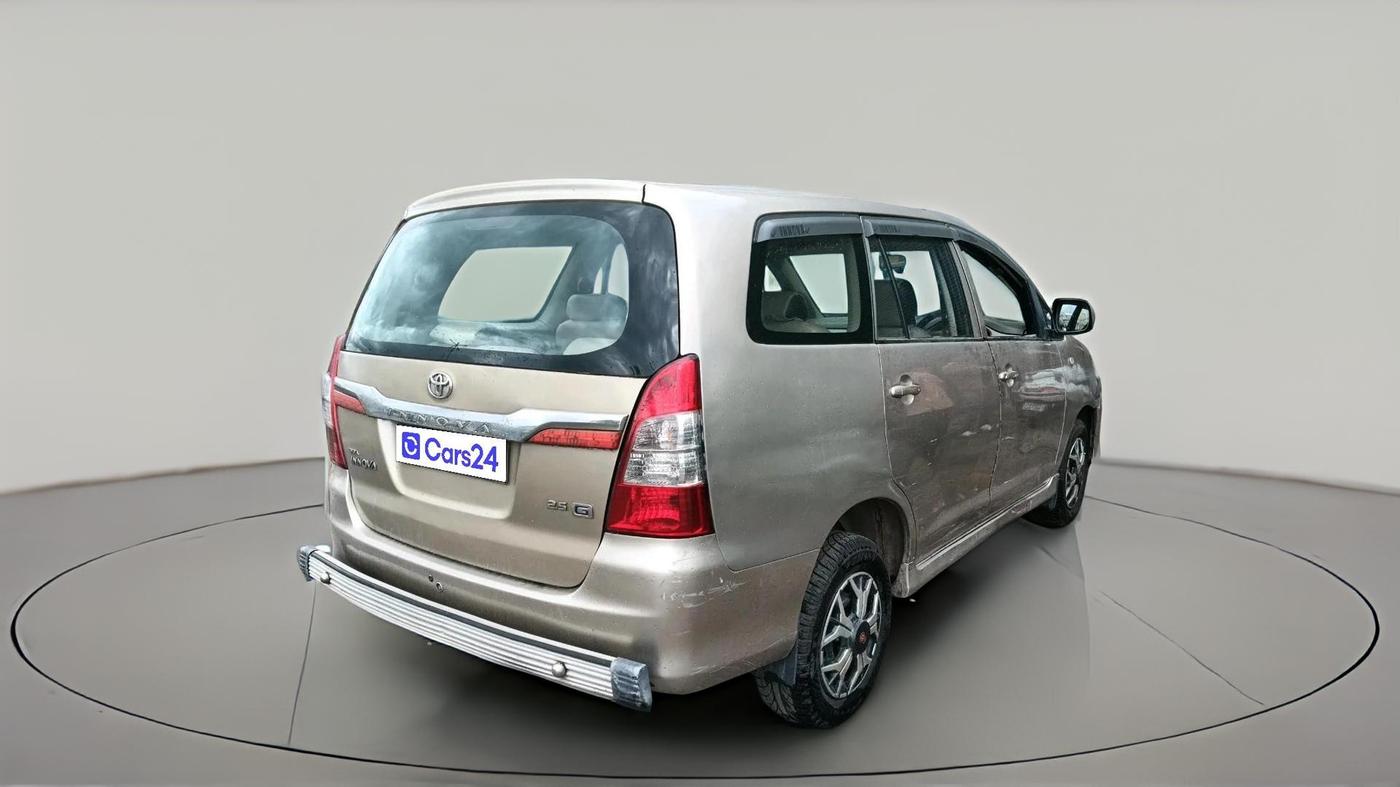 2011 Toyota Innova 2.5 G4 8 STR, Diesel, Manual, 3,30,011 km, exterior