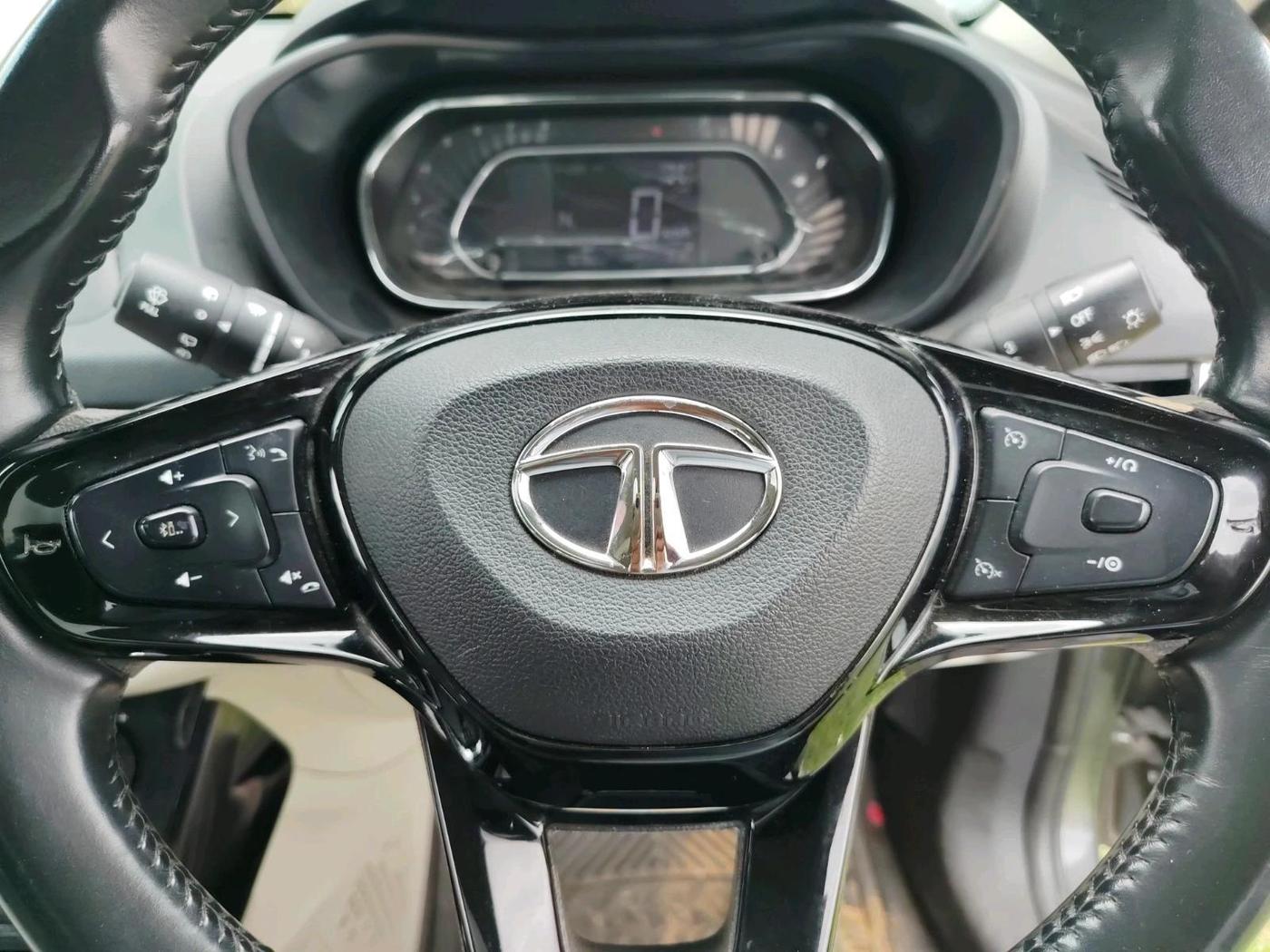 2022 Tata NEXON XZA PLUS (PREMIUM) PETROL, Petrol, Automatic, 70,782 km, interior