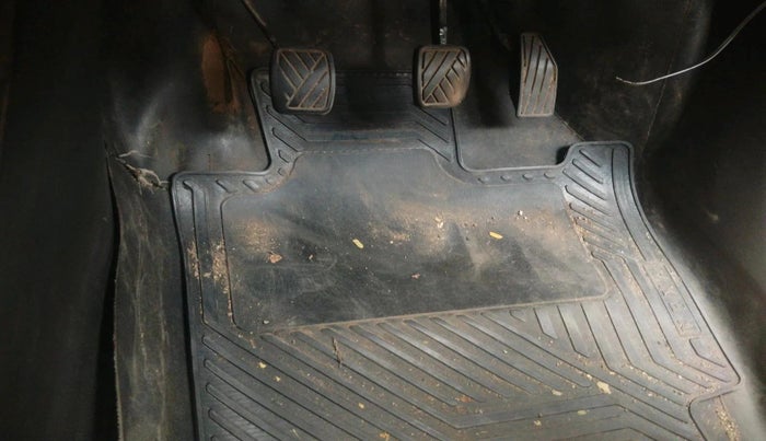 2022 Maruti XL6 ZETA MT, Petrol, Manual, 8,42,177 km, interior