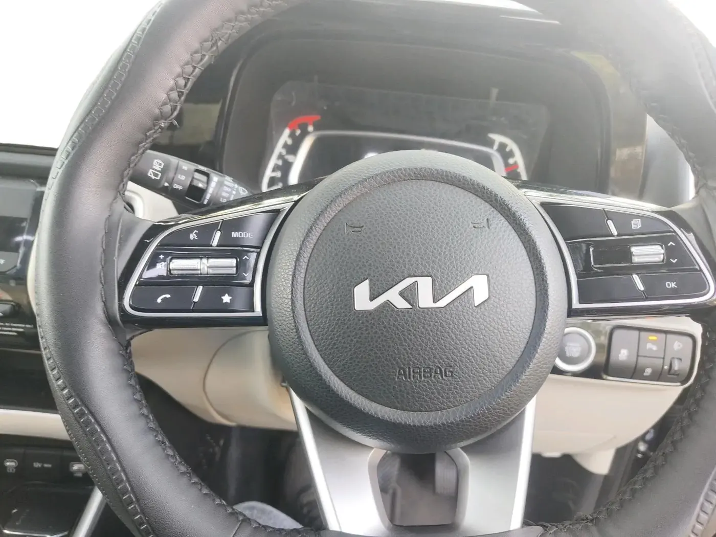 2025 KIA SONET HTK PLUS 1.2 PETROL MT, Petrol, Manual, 3,552 km, interior