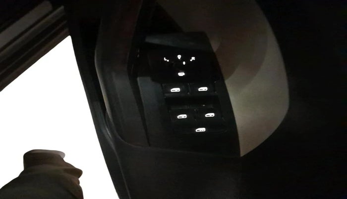 2022 Volkswagen TAIGUN TOPLINE 1.0 TSI MT, Petrol, Manual, 1,53,666 km, interior