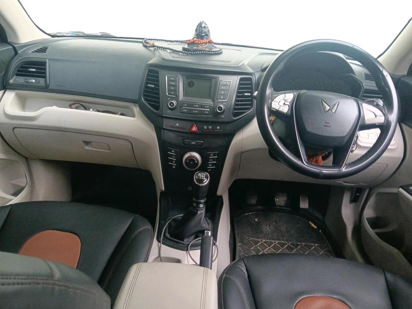 2022 Mahindra XUV300 W6 1.5 Diesel, Diesel, Manual, 84,250 km, interior