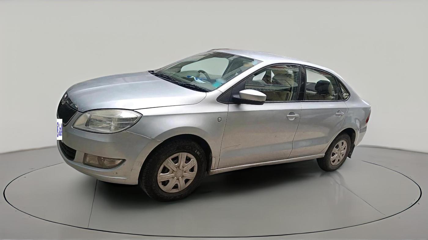 2013 Skoda Rapid AMBITION 1.6 TDI CR MT PLUS, Diesel, Manual, 93,429 km, exterior