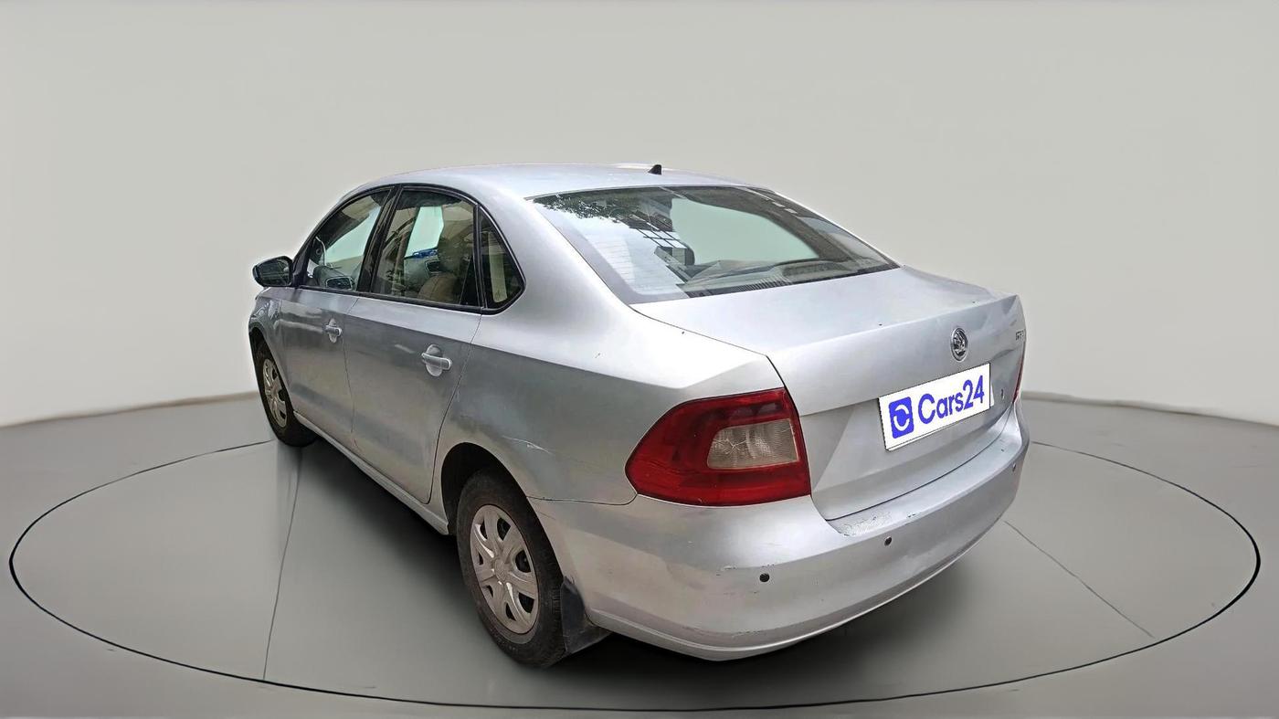 2013 Skoda Rapid AMBITION 1.6 TDI CR MT PLUS, Diesel, Manual, 93,429 km, exterior