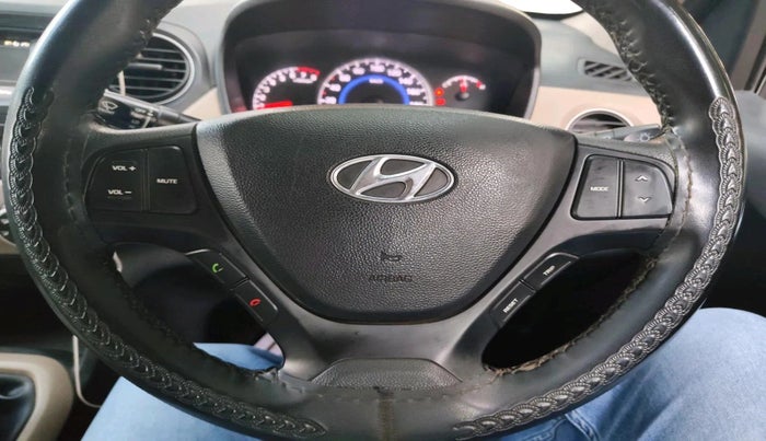 2017 Hyundai Grand i10 SPORTZ 1.2 KAPPA VTVT, Petrol, Manual, 1,11,015 km, interior