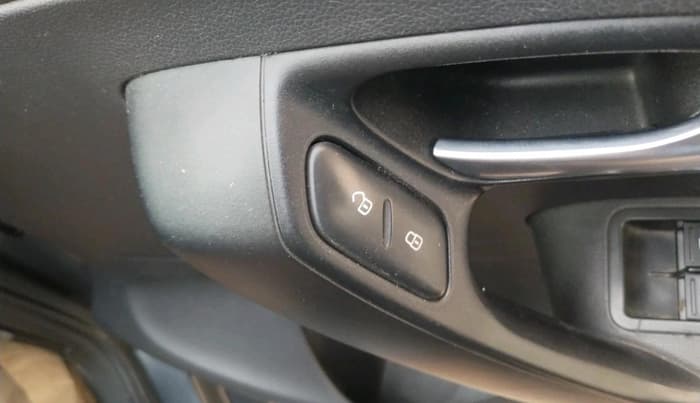 2017 Volkswagen Ameo TRENDLINE 1.5L, Diesel, Manual, 82,823 km, interior