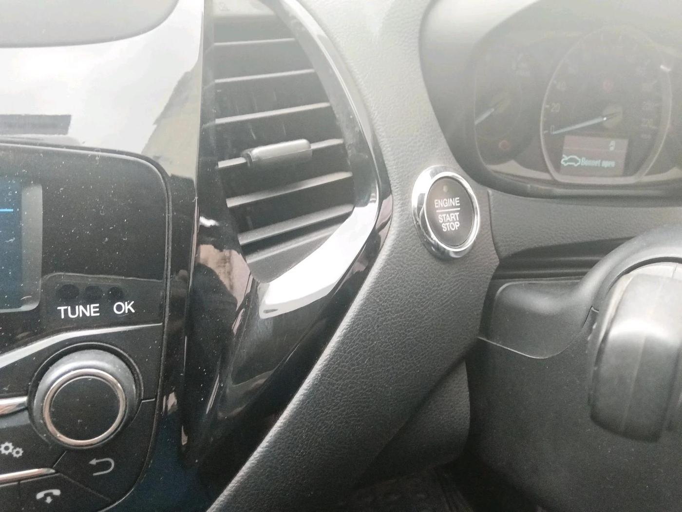 2021 Ford New Figo TITANIUM 1.2 PETROL MT, Petrol, Manual, 47,914 km, interior