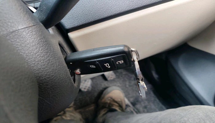 2013 Volkswagen Polo COMFORTLINE 1.2L PETROL, Petrol, Manual, 90,110 km, interior