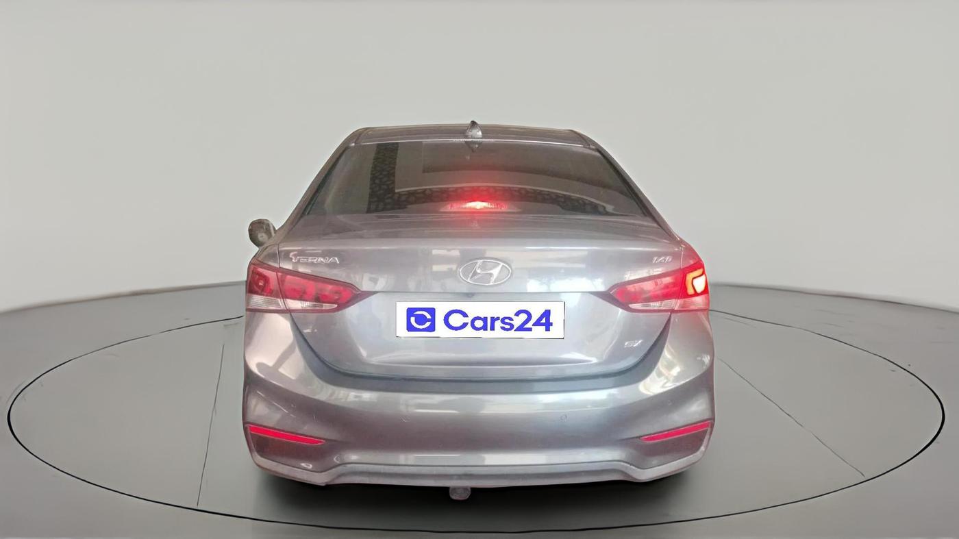 2017 Hyundai Verna 1.6 CRDI SX + AT, Diesel, Automatic, 95,000 km, exterior