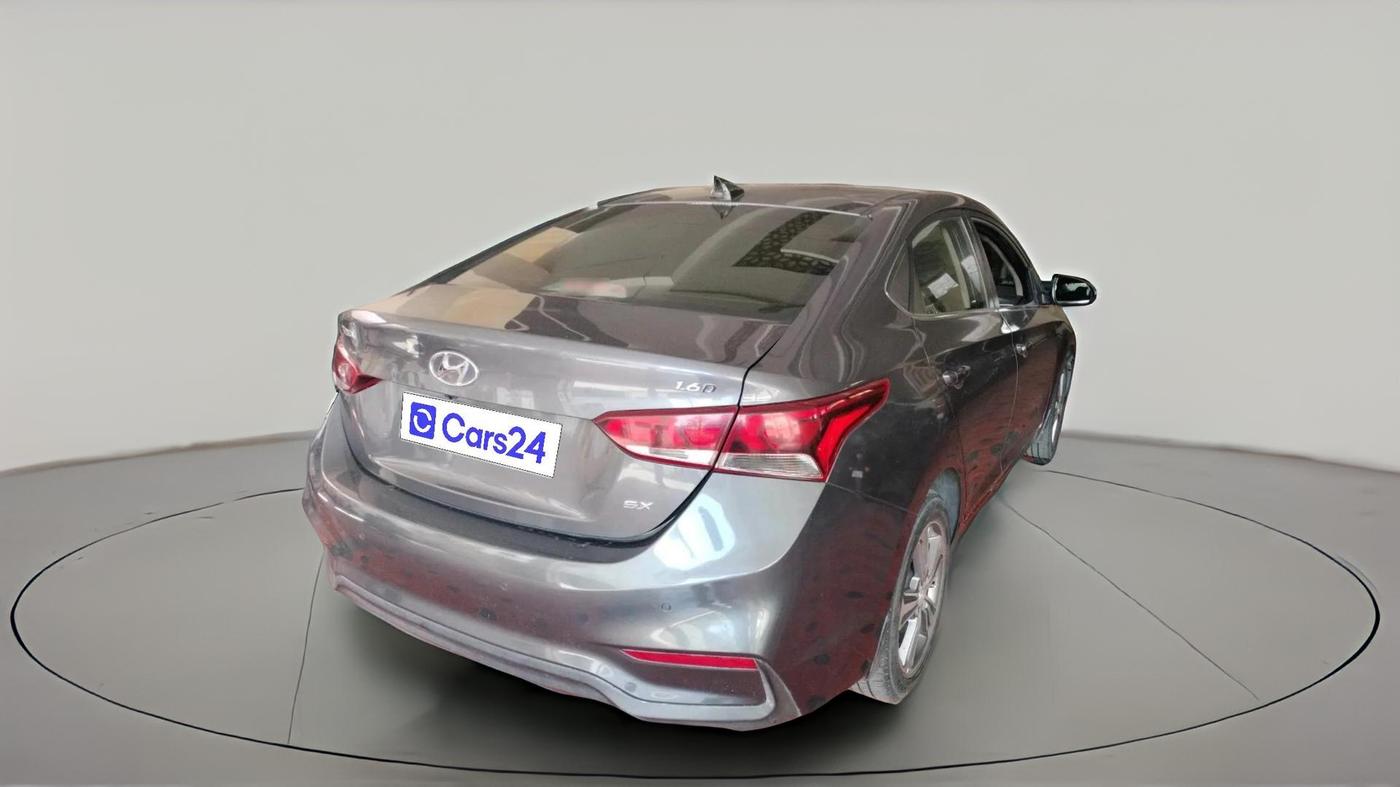 2017 Hyundai Verna 1.6 CRDI SX + AT, Diesel, Automatic, 95,000 km, exterior