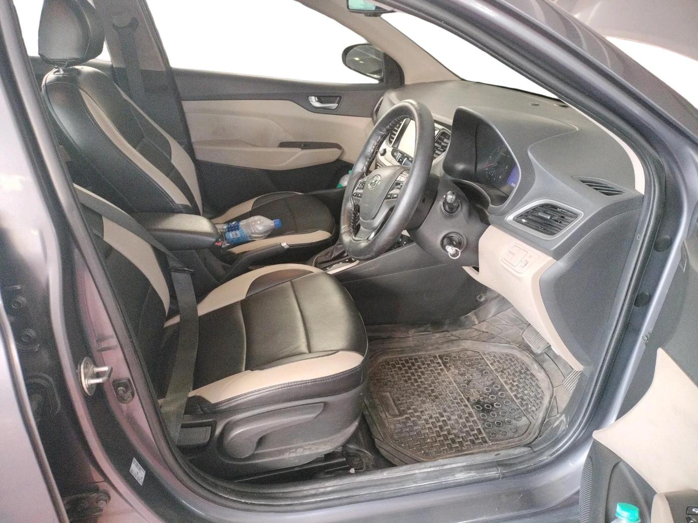 2017 Hyundai Verna 1.6 CRDI SX + AT, Diesel, Automatic, 95,000 km, interior