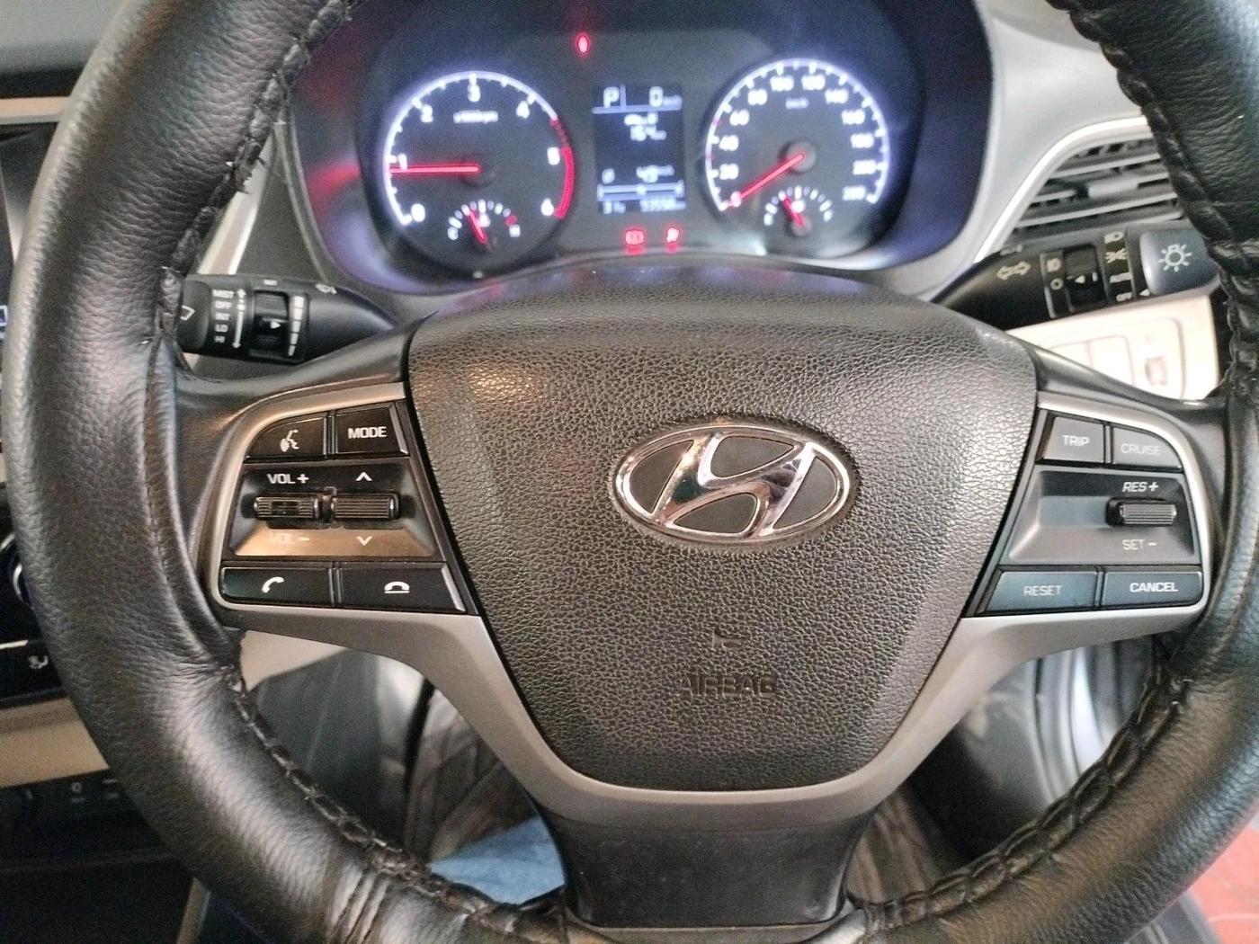 2017 Hyundai Verna 1.6 CRDI SX + AT, Diesel, Automatic, 95,000 km, interior