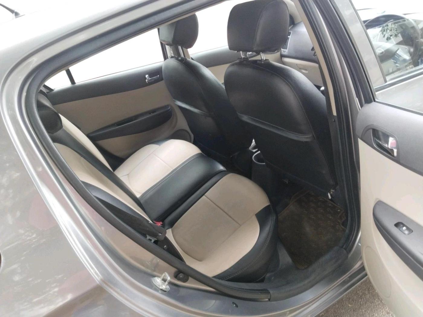2012 Hyundai i20 ASTA 1.2, Petrol, Manual, 1,01,122 km, interior