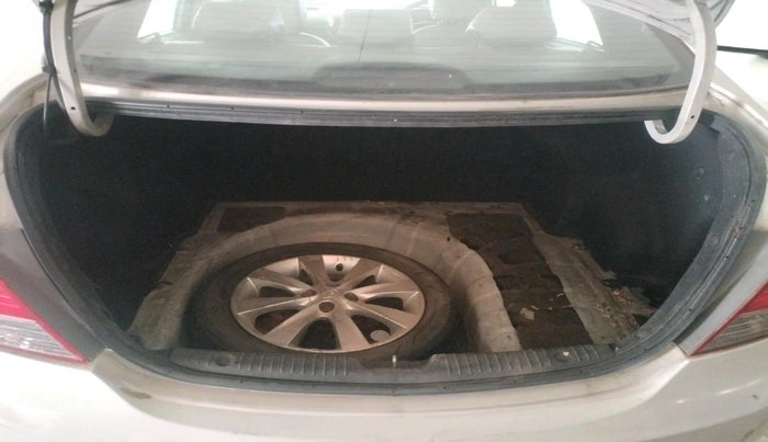 2011 Hyundai Verna FLUIDIC 1.6 CRDI SX, Diesel, Manual, 1,44,310 km, exterior