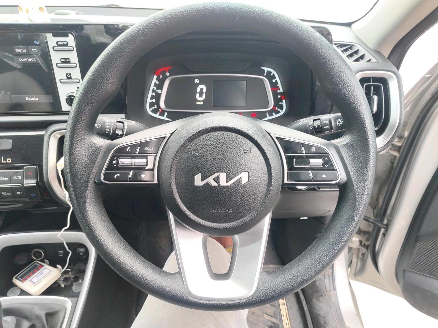 2023 KIA SONET HTK PLUS 1.0 IMT, Petrol, Manual, 9,500 km, interior