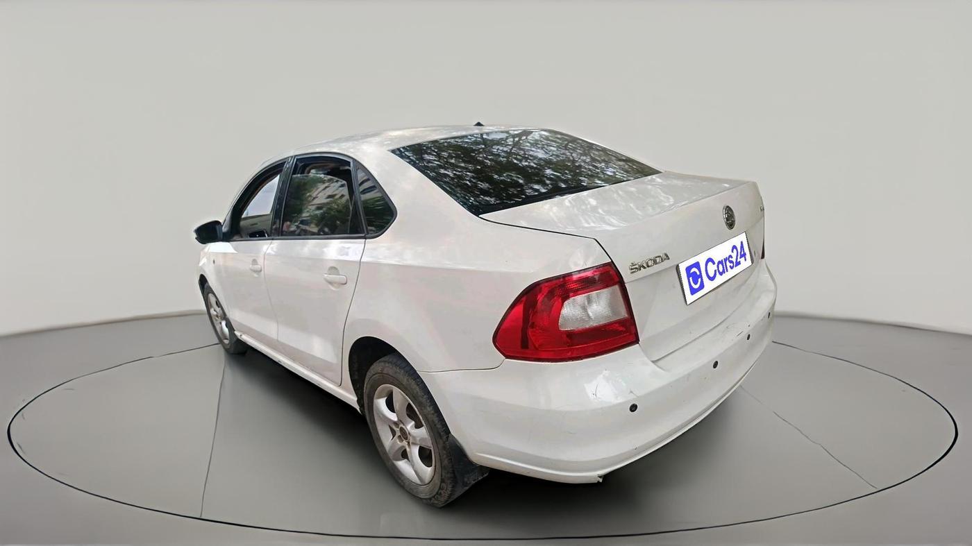 2014 Skoda Rapid ELEGANCE 1.6 TDI CR MT, Diesel, Manual, 2,56,223 km, exterior
