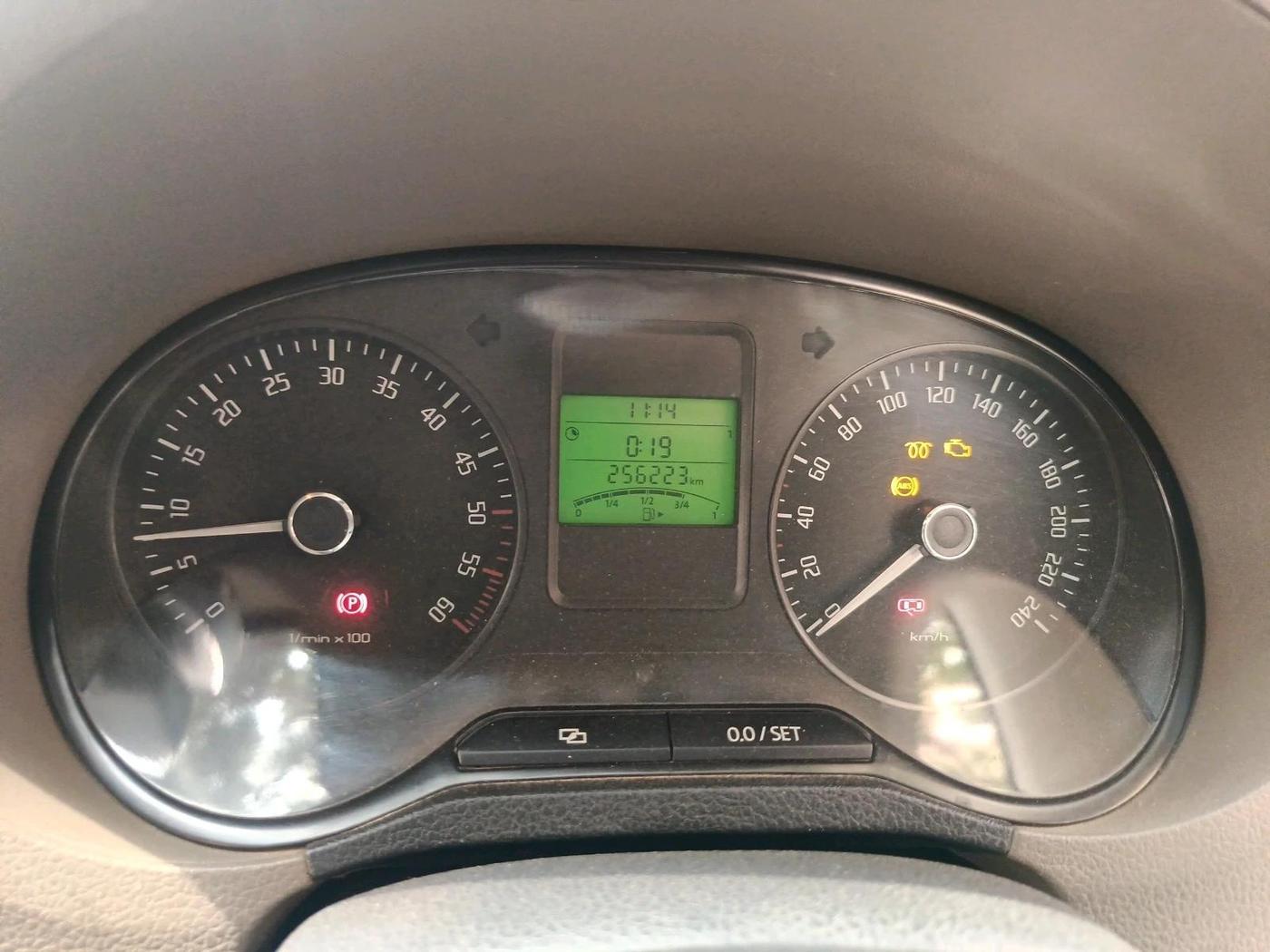 2014 Skoda Rapid ELEGANCE 1.6 TDI CR MT, Diesel, Manual, 2,56,223 km, interior