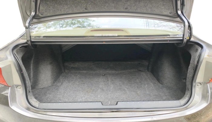 2017 Honda City 1.5L I-VTEC V MT, Petrol, Manual, 58,364 km, exterior