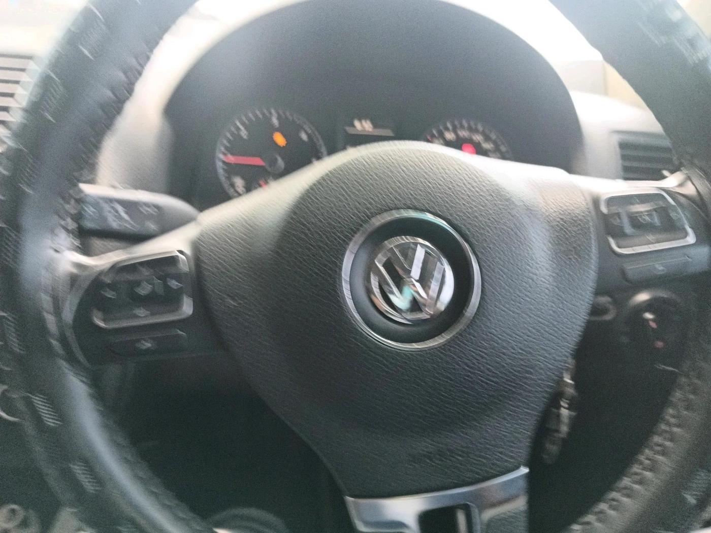 2010 Volkswagen Jetta TRENDLINE 1.9 TDI, Diesel, Manual, 75,235 km, interior