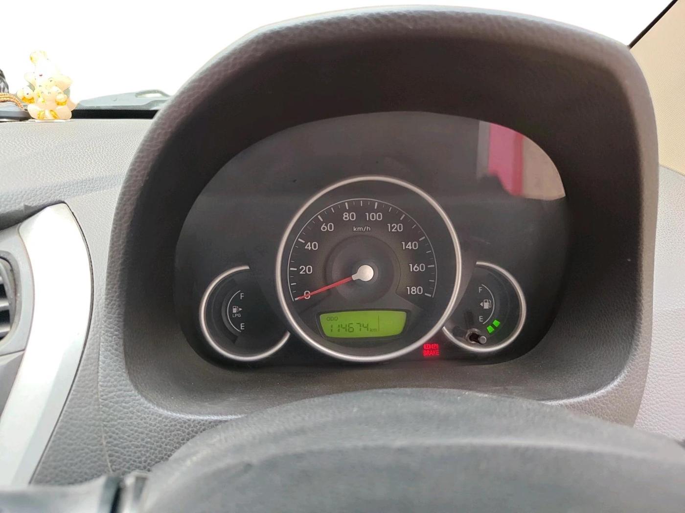 2015 Hyundai Eon MAGNA + LPG, Petrol, Manual, 1,14,674 km, interior