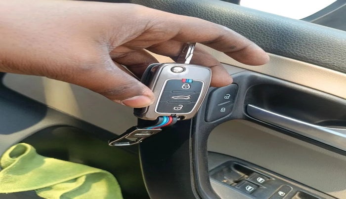 2014 Volkswagen Polo HIGHLINE DIESEL, Diesel, Manual, 1,21,198 km, interior