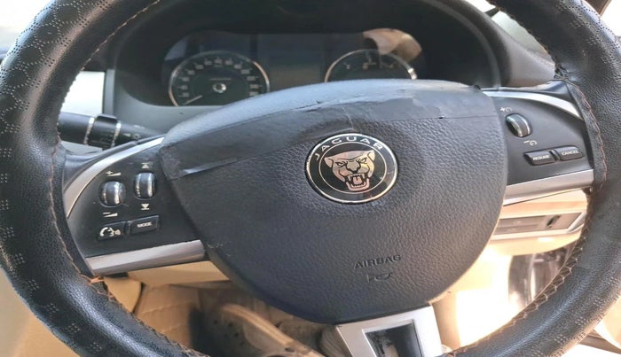 2014 Jaguar XF 2.2 DIESEL, Diesel, Automatic, 1,35,248 km, interior