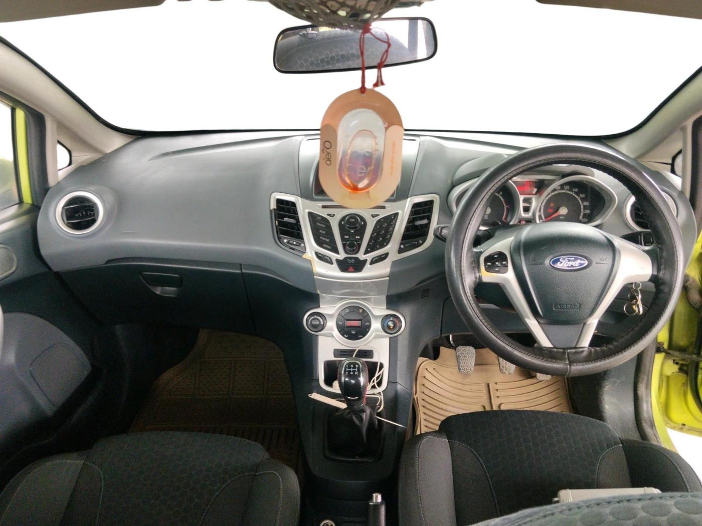 2011 Ford Fiesta TITANIUM DIESEL, Diesel, Manual, 83,556 km, interior