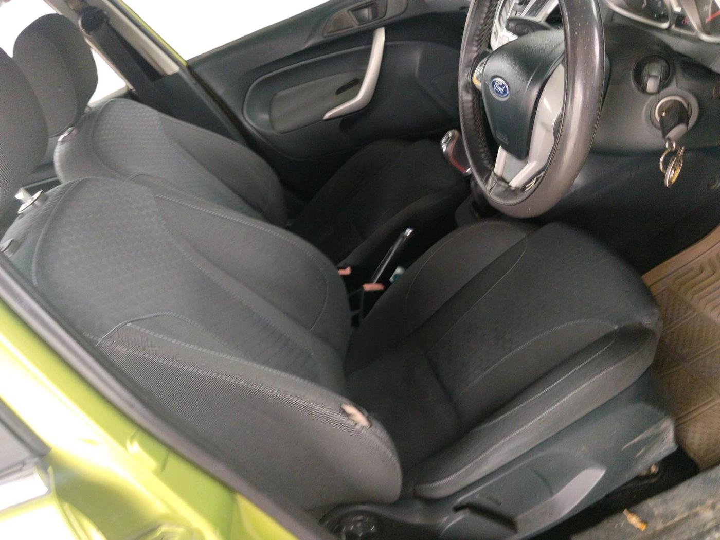 2011 Ford Fiesta TITANIUM DIESEL, Diesel, Manual, 83,556 km, interior