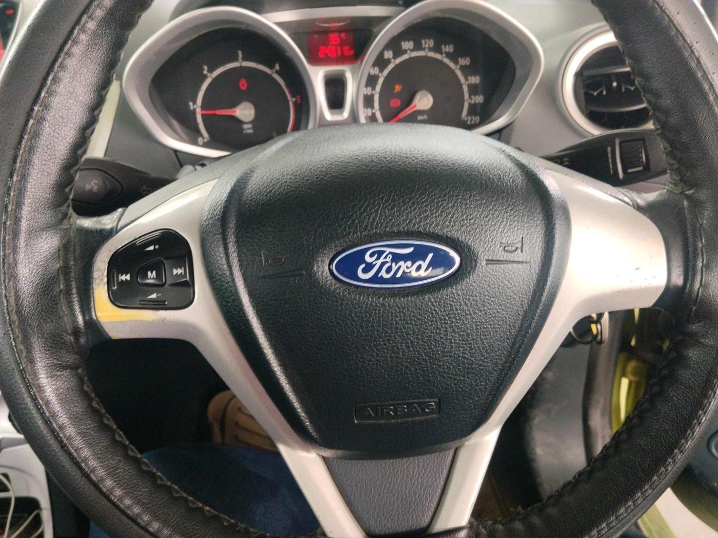 2011 Ford Fiesta TITANIUM DIESEL, Diesel, Manual, 83,556 km, interior
