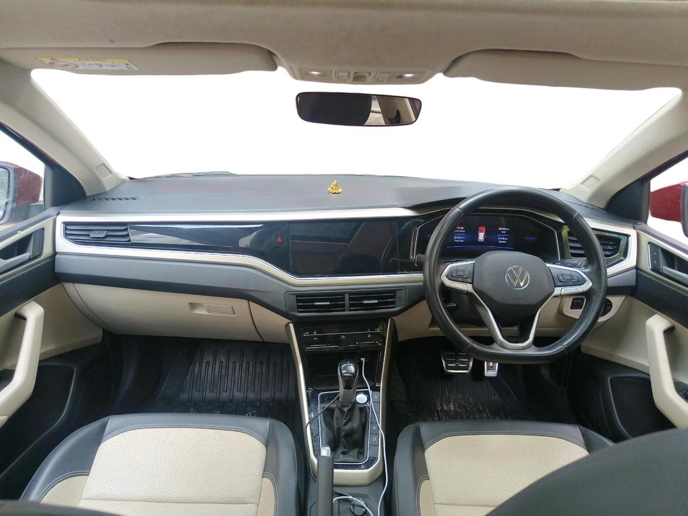 2024 Volkswagen VIRTUS TOPLINE TSI 1.0 AT, Petrol, Automatic, 28,206 km, interior
