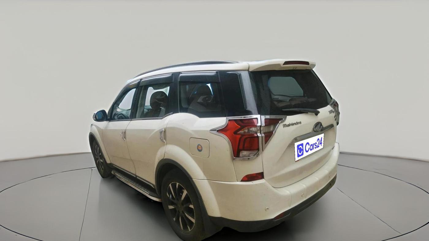 2018 Mahindra XUV500 W11 AT, Diesel, Automatic, 1,78,174 km, exterior